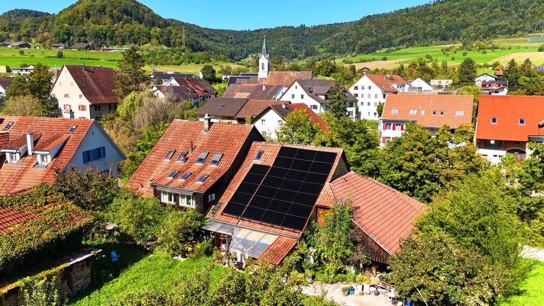 Solaranlage-Solarmodule für Zweifamilienhaus in Wittnau-11-04-kwp