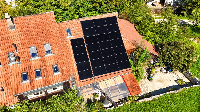 Solaranlage-Solarmodule für Zweifamilienhaus in Wittnau-11-04-kwp