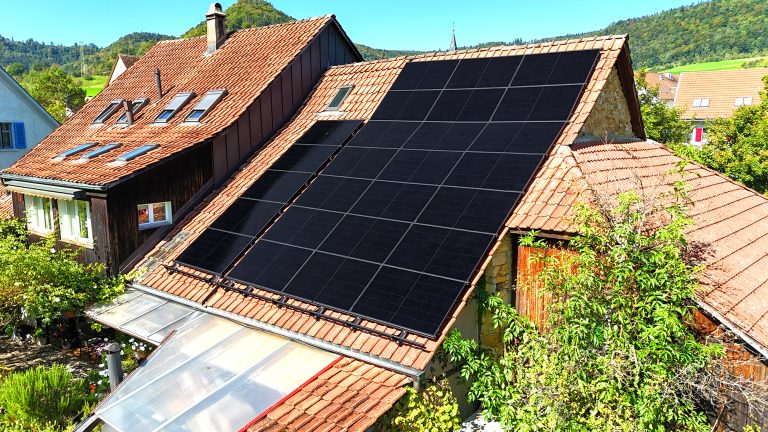 Solaranlage-Solarmodule für Zweifamilienhaus in Wittnau-11-04-kwp