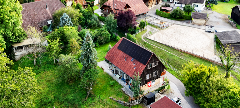 Solaranlage für ein Einfamilienhaus in Murten, mit der Gesamtleistung von 16.56 kWp