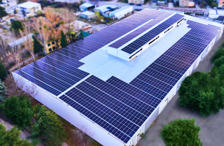 Grosse Solaranlage für Unternmen-Gewerbe-Industrie-Business-1100-kWp