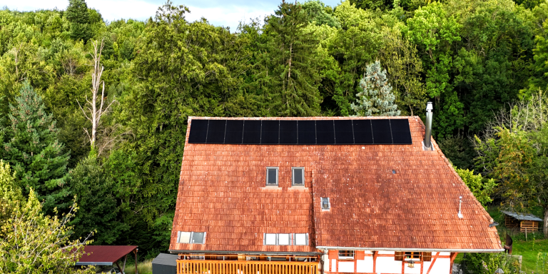 Solaranlage für ein Einfamilienhaus in Murten, mit der Gesamtleistung von 16.56 kWp